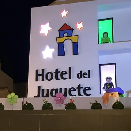 Del Juguete Hotel