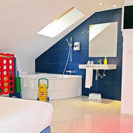 Hotel Del Juguete 4*